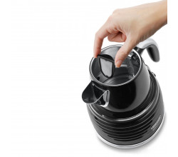 Kettle Delonghi KBZ2001 BK